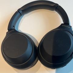 Kopfhörer, gemeldet von Inntel Hotels Amsterdam Landmark über iLost