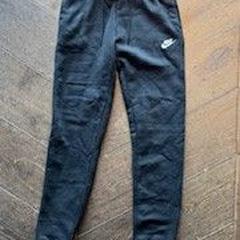 Jeans, come riportato da Hotel Apeldoorn utilizzando iLost