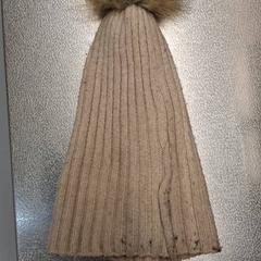 Chapéu, como reportado por IKEA Paris - Italie Deux utilizando o iLost