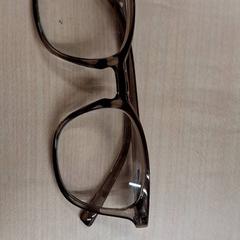 Gafas Grises, ha sido reportado por IKEA Avignon con iLost