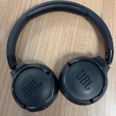 ヘッドホン がiLostで Connexxion Amstelland-Meerlanden Schiphol Zuid によって報告されました