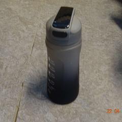 İLost kullanarak Gemeente Leopoldsburg tarafından bildirildiği gibi Şişe zwart grijs