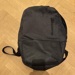 Black backpack a été signalé sur iLost