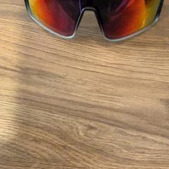 Ulleres de sol, segons ha informat MEININGER Hotel Marseille Centre la Joliette mitjançant iLost