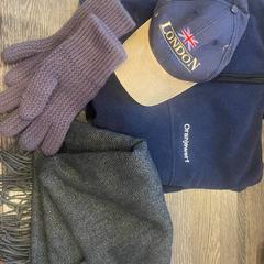 Kšiltovka, Šátek, Rukavice & Vesta, jak nahlášeno WestCord Hotel Eindhoven pomocí iLost