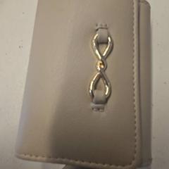 Wallet Perez Cuevas & Bicycle accessories, as reported by HTM using iLost
