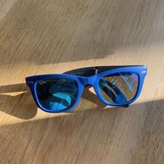 Sluneční brýle Rayban, blauw, jak nahlášeno Hortus pomocí iLost
