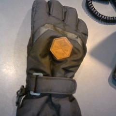 Handschoen Wedze, jak nahlášeno SnowWorld Landgraaf pomocí iLost