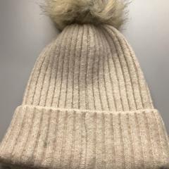 İLost kullanarak MEININGER Hotel Budapest Great Market Hall tarafından bildirildiği gibi Şapka