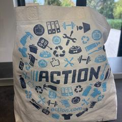Action tas met jas, iLost를 사용하여 Centraal magazijn에 보고됨