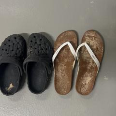 Crocs slipper, rapporterat av Silver Sands Beach med iLost