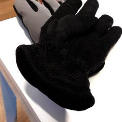 手袋 がiLostで Qbuzz ZHN によって報告されました