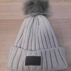 Hat, as reported by IKEA Praha – Zličín using iLost