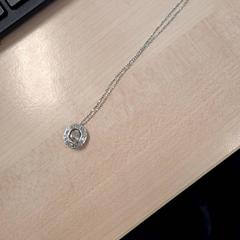 Pingente, como reportado por IKEA Grenoble utilizando o iLost