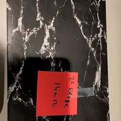 Ordinateur portable mac book Zwart wit, a été signalé par Bibliotheek Neude (Utrecht) utilisant iLost