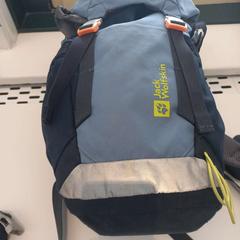 حقائب الظهر والحقائب النهارية Blauw، كما تم الإبلاغ عنه بواسطة Arriva Limburg Zuid عبر iLost