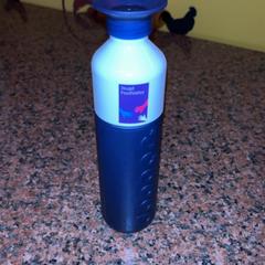 ボトル Blauw, jeugd foodvalley がiLostで Pathé Nijmegen によって報告されました