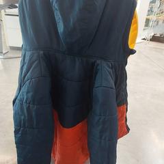 ジャケット Bleue et orange interieur polaire がiLostで IKEA Mulhouse によって報告されました