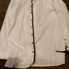 İLost kullanarak Van der Valk Hotel Apeldoorn - De Cantharel tarafından bildirildiği gibi Gömlekler