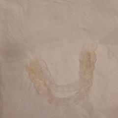 Aparato dental, ha sido reportado por RÍO Shopping - Valladolid con iLost