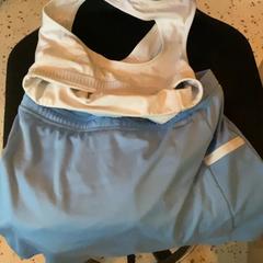 Kleren, zoals gemeld door MEININGER Hotel Köln West met iLost