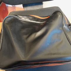 Taška noir, ako bolo nahlásené TCL pomocou iLost