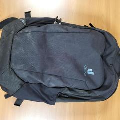 Rugtas zwart, zoals gemeld door Connexxion Noord Holland Noord Alkmaar met iLost