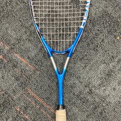 Tennisracket, rapporterat av Connexxion Amstelland-Meerlanden Schiphol Zuid med iLost