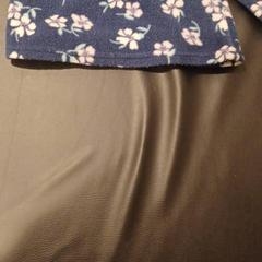 Forro polar niña de color azul con estampados, ha sido reportado por RÍO Shopping - Valladolid con iLost