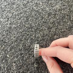 Zilveren Budha to Budha ring, segundo informou a iLost