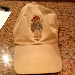 Petje Beige, zoals gemeld door Pathé Nijmegen met iLost