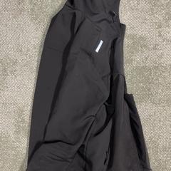 Bunda zwart, jak nahlášeno Pathé Helmond pomocí iLost