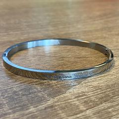 Stalen armband, ako bolo nahlásené iLost