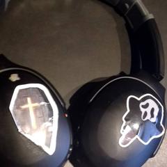 Headphones, as reported by TivoliVredenburg using iLost