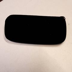 Estuche para lentes con lentes, segundo informou Qbuzz ZHN usando iLost