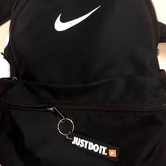 バックパック がiLostで RET によって報告されました