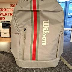 حقائب الظهر والحقائب النهارية، كما تم الإبلاغ عنه بواسطة Connexxion Amstelveen عبر iLost