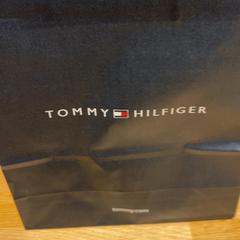Purchase tommy hilfiger and secrid, as reported by Designer Outlet Roermond using iLost