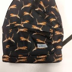 Backpack zwart, as reported by Centraal magazijn using iLost