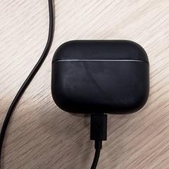 حامل سماعة الأذن Zwart، كما تم الإبلاغ عنه بواسطة Qbuzz Fryslân عبر iLost