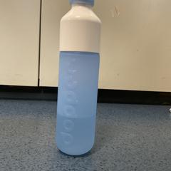 زجاجة الشرب Dopper، كما تم الإبلاغ عنه بواسطة Breng Arnhem عبر iLost