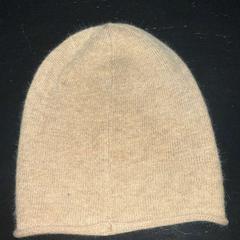 Cap & Gorro Beige muts, segundo informou Van der Valk Hotel Amsterdam-Amstel usando iLost