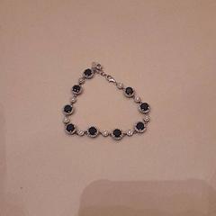 Karkötő, amint azt Van der Valk Hotel Schiphol az iLost segítségével jelentette.