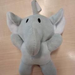Manteta Éléphant gris, segons ha informat IKEA Grenoble mitjançant iLost