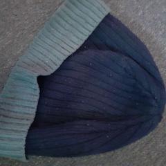 قبعة صغيرة، كما تم الإبلاغ عنه بواسطة Regio Limburg - Leuven عبر iLost