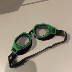 Úszószemüveg, amint azt Van der Valk Hotel Eindhoven - Best az iLost segítségével jelentette.