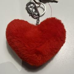 Sleutelhanger Rood hart met sleutels, come riportato a iLost