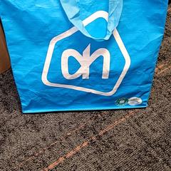 Saco, como reportado por Connexxion Haarlem IJmond utilizando o iLost