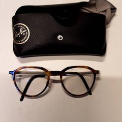 النظارات bruin ijzer kunststof zwart etui، كما تم الإبلاغ عنه بواسطة Qbuzz ZHN عبر iLost