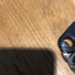 Chaves 1 axa en  1kleinere sleutel met roest, como reportado por Designer Outlet Roermond utilizando o iLost